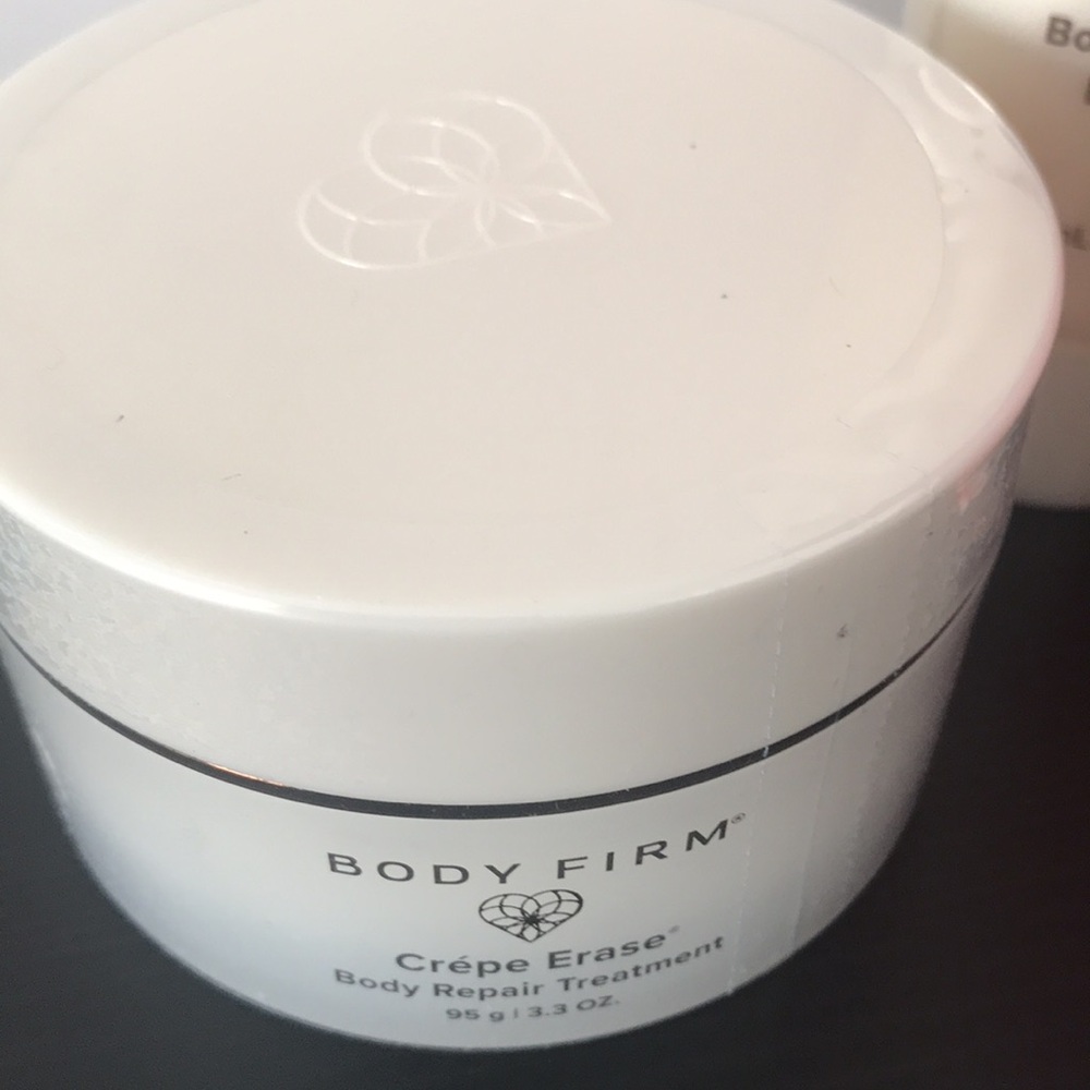 Body Firm Crêpe Erase Body Refining Exfoliant - Cream - Picture 3 of 6